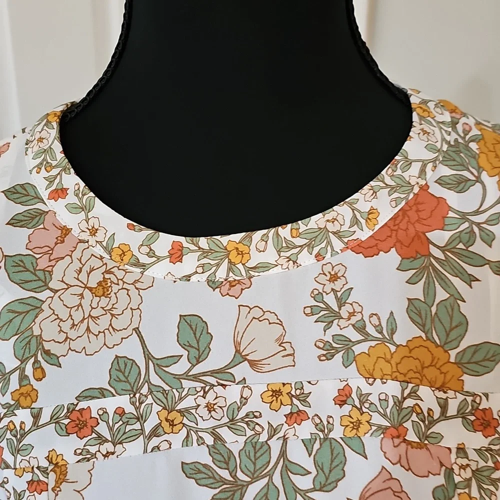 Top - Picture 6 of 16